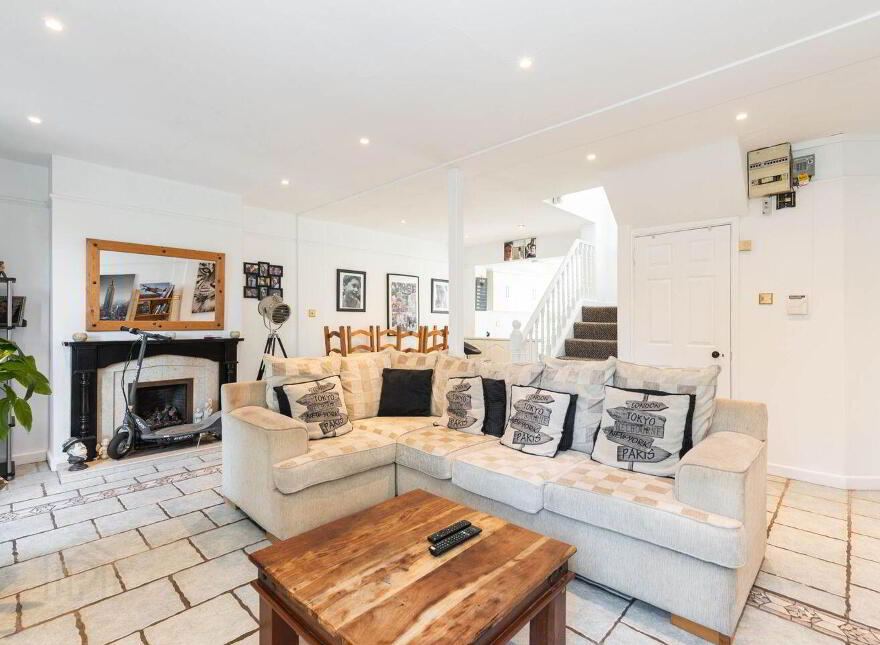 2 Woodbine Avenue, Booterstown, A94R0VH