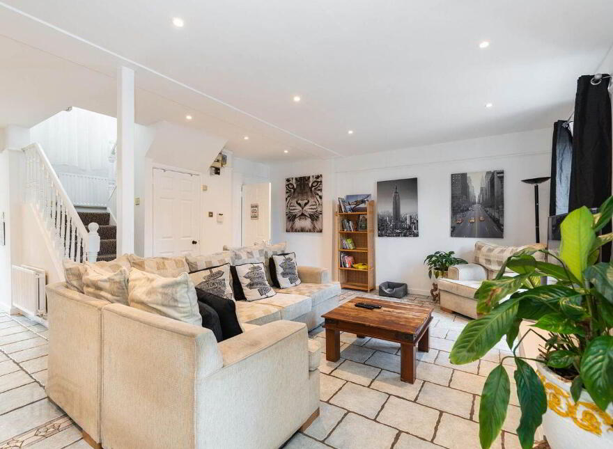 2 Woodbine Avenue, Booterstown, A94R0VH