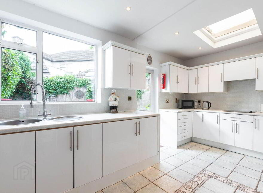 2 Woodbine Avenue, Booterstown, A94R0VH