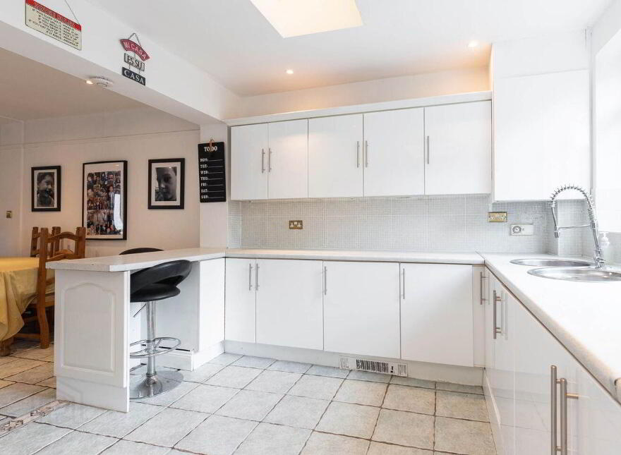 2 Woodbine Avenue, Booterstown, A94R0VH