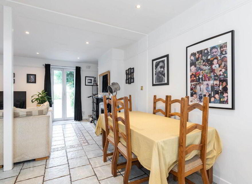 2 Woodbine Avenue, Booterstown, A94R0VH