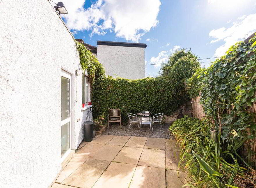 2 Woodbine Avenue, Booterstown, A94R0VH
