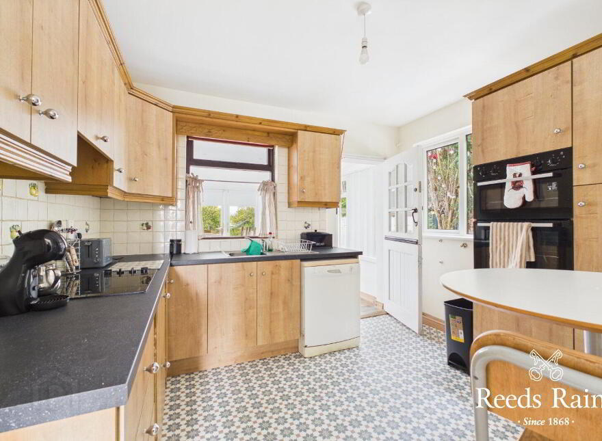 14 Lisburn Road, Moira, BT67 0JP
