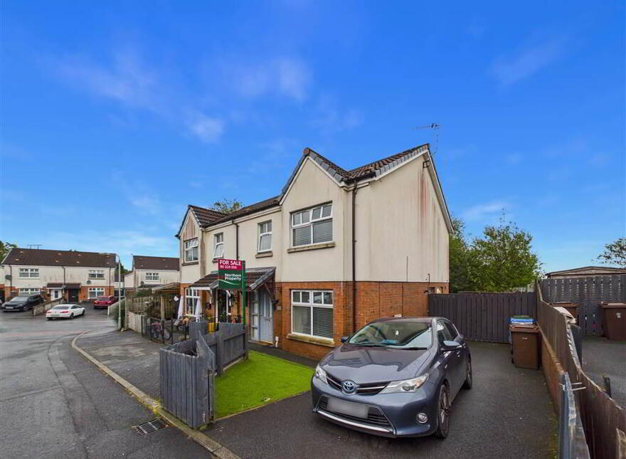 3 Foxes Glen, Dunmurry, Belfast, BT17 0WF