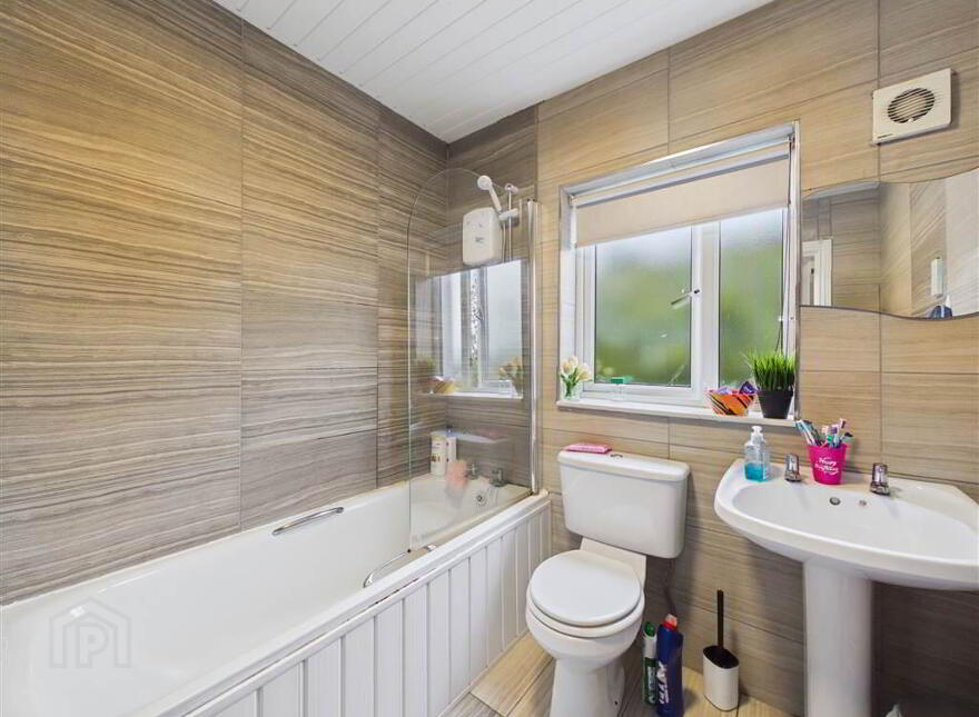 3 Foxes Glen, Dunmurry, Belfast, BT17 0WF