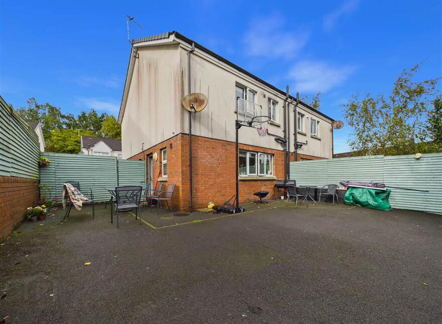 3 Foxes Glen, Dunmurry, Belfast, BT17 0WF