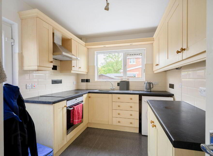 15 Knocknagoney Gardens, Belfast, BT4 2QA