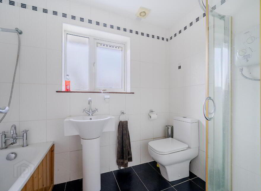 15 Knocknagoney Gardens, Belfast, BT4 2QA