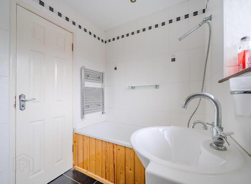 15 Knocknagoney Gardens, Belfast, BT4 2QA