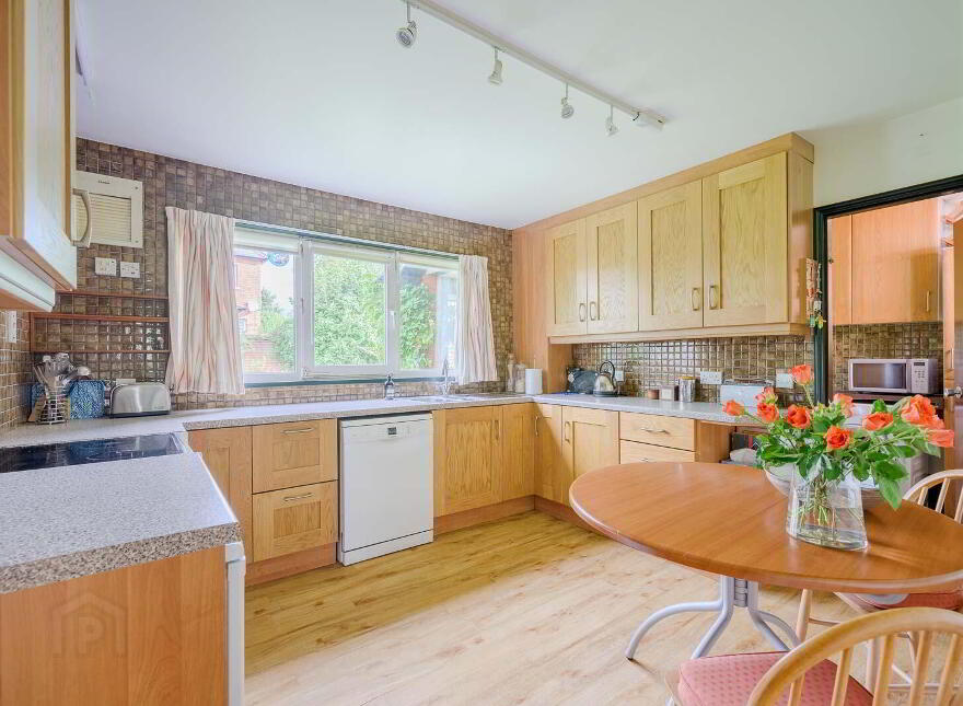 11B Knockdene Park North, Belfast, BT5 7AA