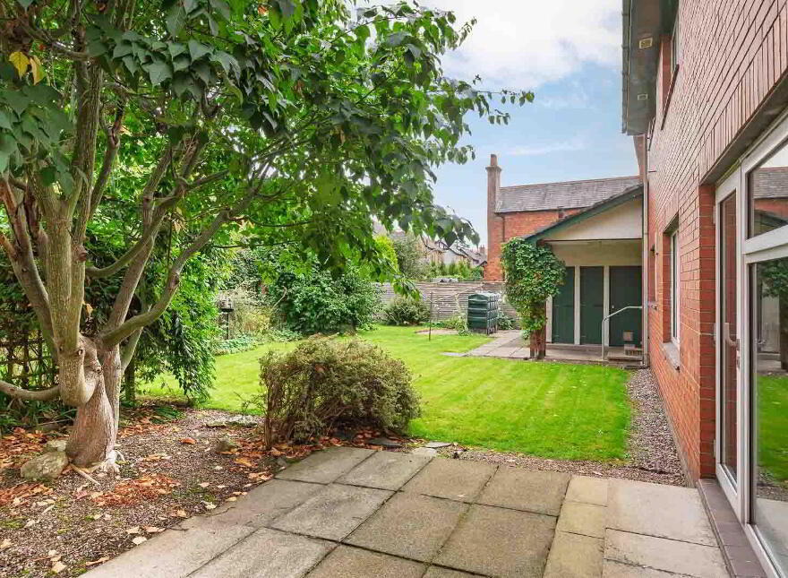 11B Knockdene Park North, Belfast, BT5 7AA