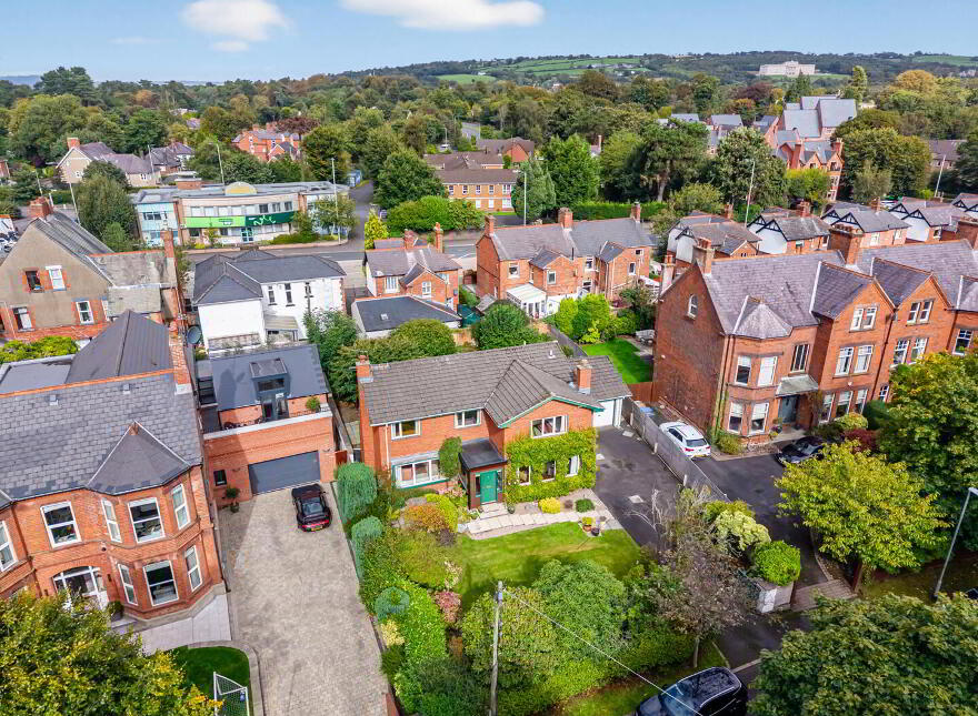 11B Knockdene Park North, Belfast, BT5 7AA
