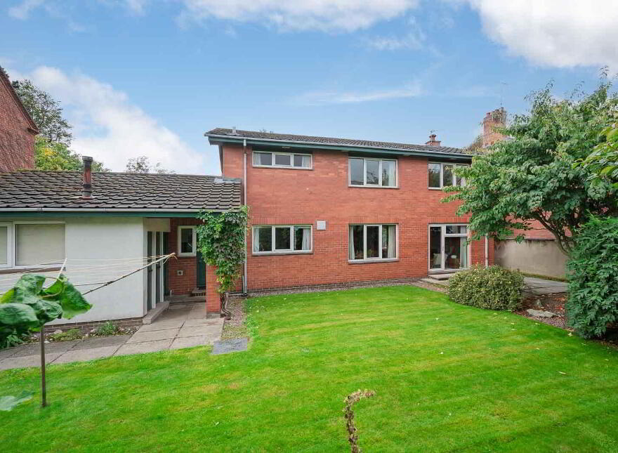 11B Knockdene Park North, Belfast, BT5 7AA