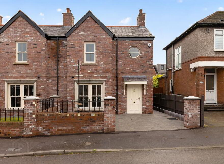 4 Willesden Park, Stranmillis, Belfast, BT9 5GX