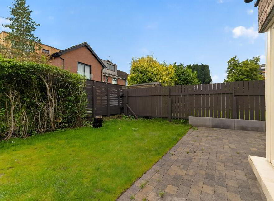 4 Willesden Park, Stranmillis, Belfast, BT9 5GX