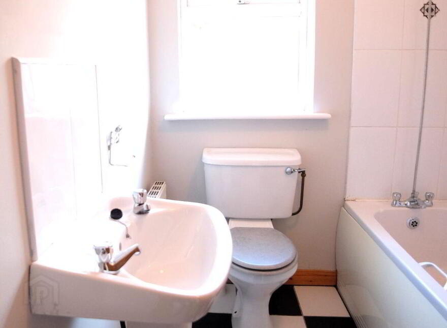 11 Danesfort Drive, Loughrea, H62ND26
