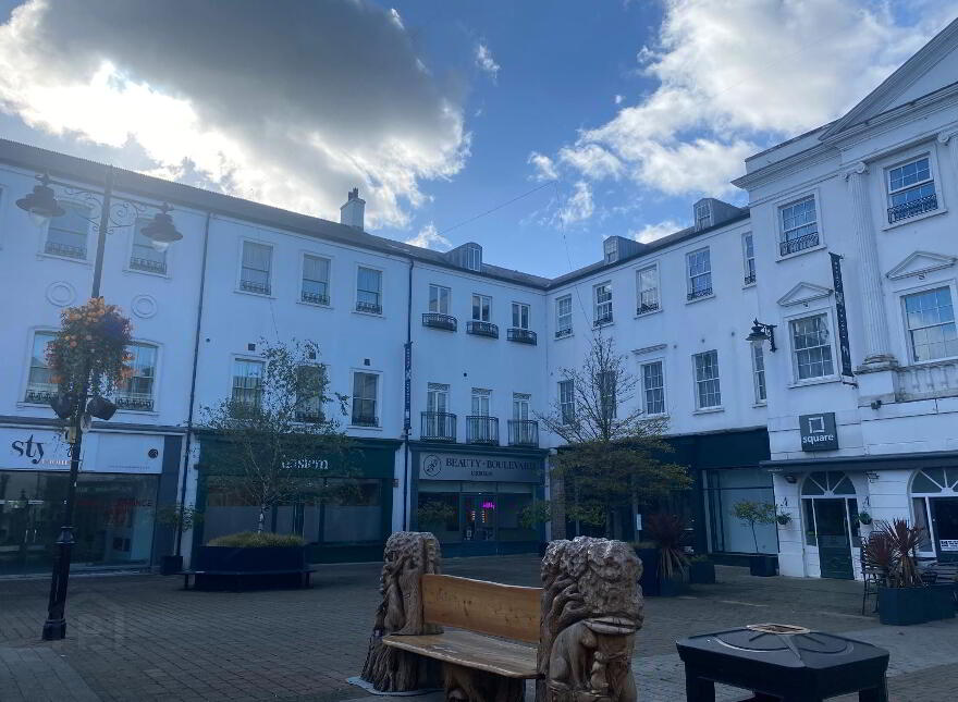65, Lisburn Square, Lisburn, BT28 1TS