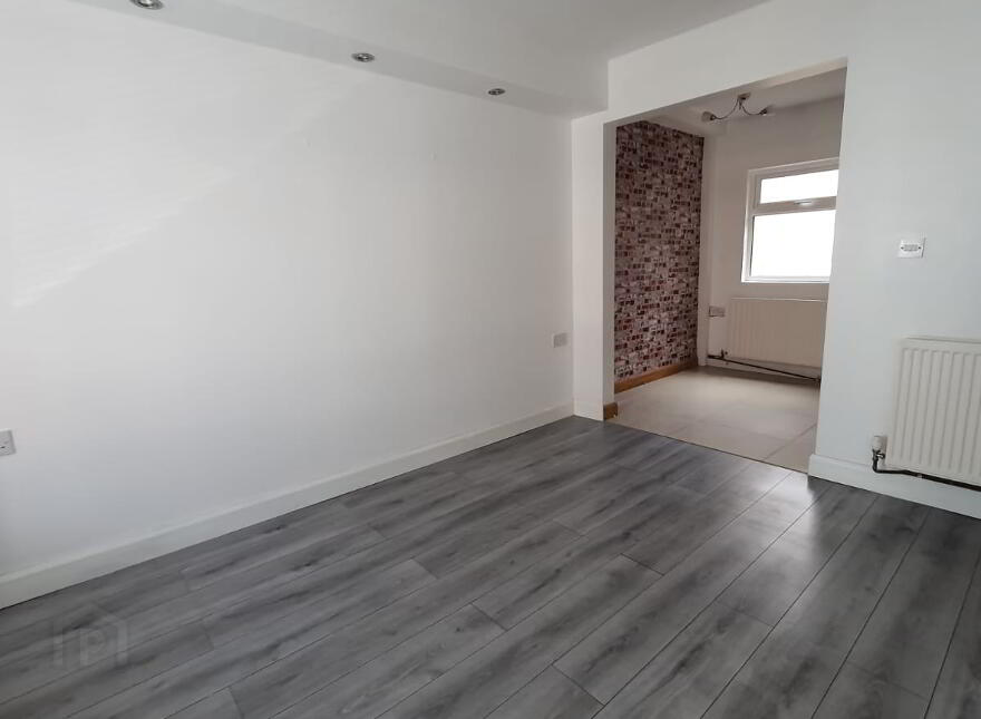 31 Fort Street, Springfield Rd, Belfast, BT12 7BH