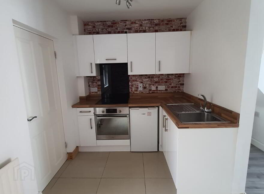 31 Fort Street, Springfield Rd, Belfast, BT12 7BH