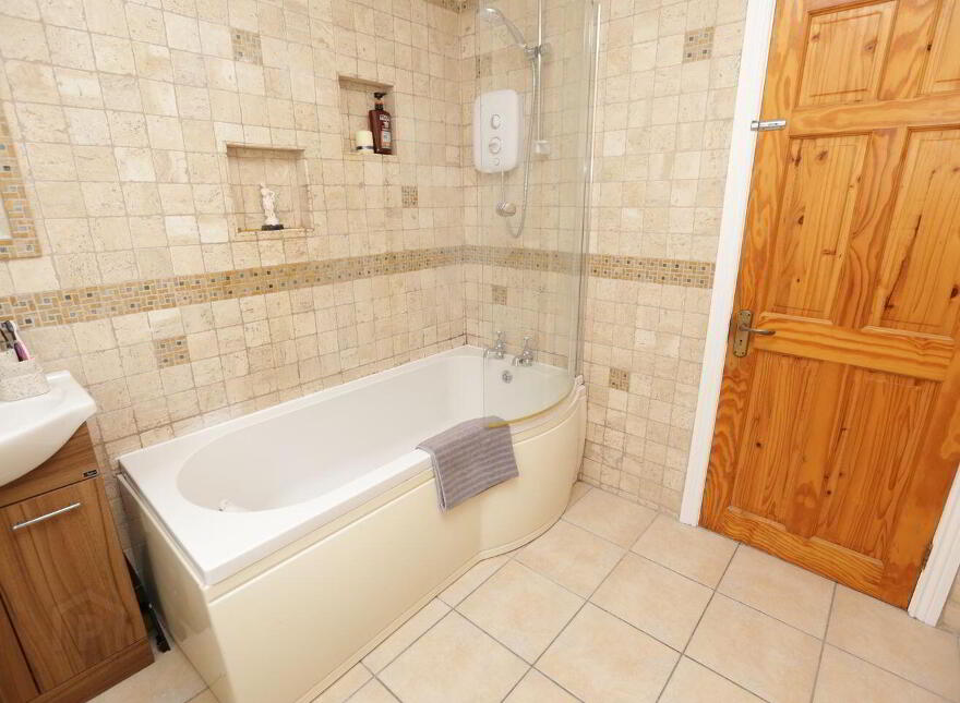 11 The Lawn, Sevitt Hall, Bettystown, A92A0E4