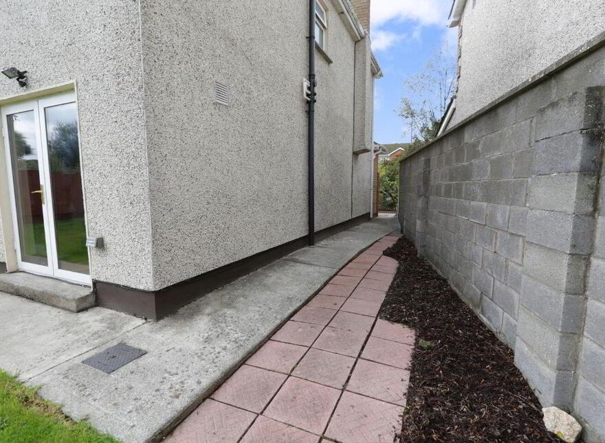 11 The Lawn, Sevitt Hall, Bettystown, A92A0E4