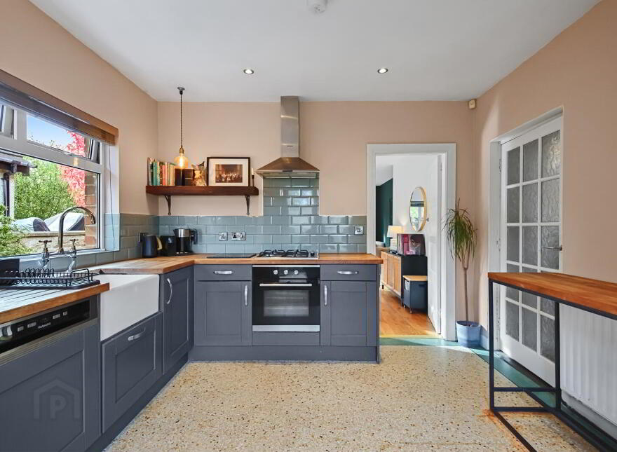 13 Knocknagoney Road, Holywood, BT18 9QU