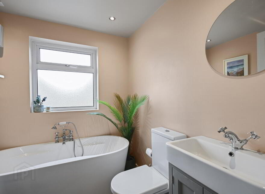13 Knocknagoney Road, Holywood, BT18 9QU