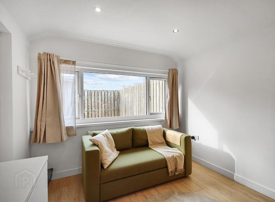 13 Knocknagoney Road, Holywood, BT18 9QU
