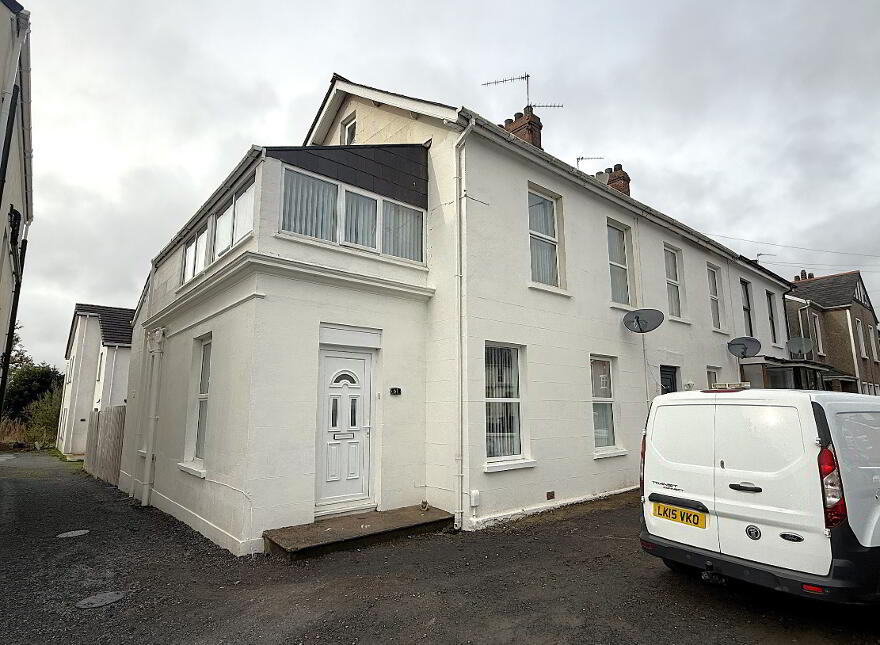 61 Antrim Road, Lisburn, BT28 3EB