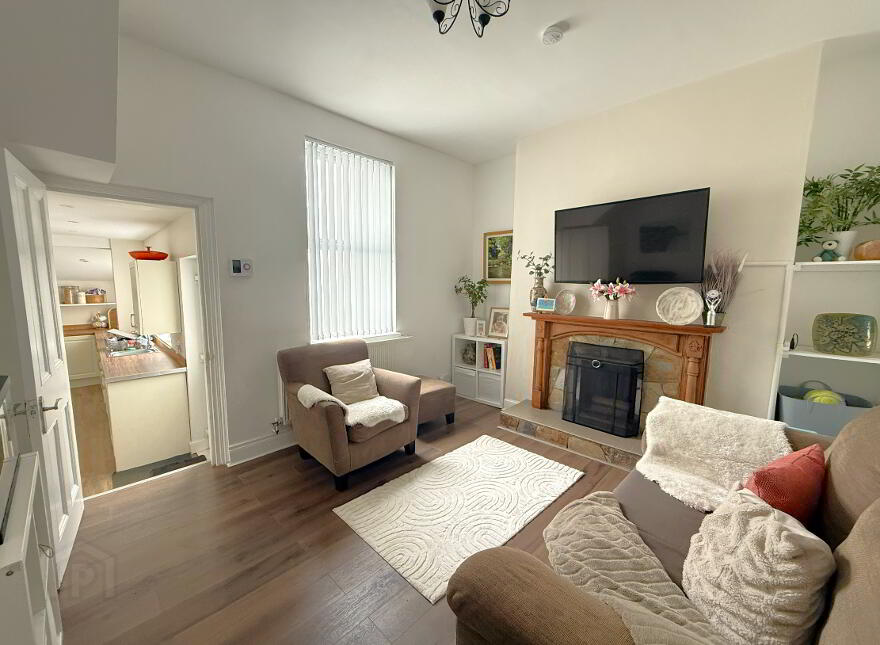 61 Antrim Road, Lisburn, BT28 3EB