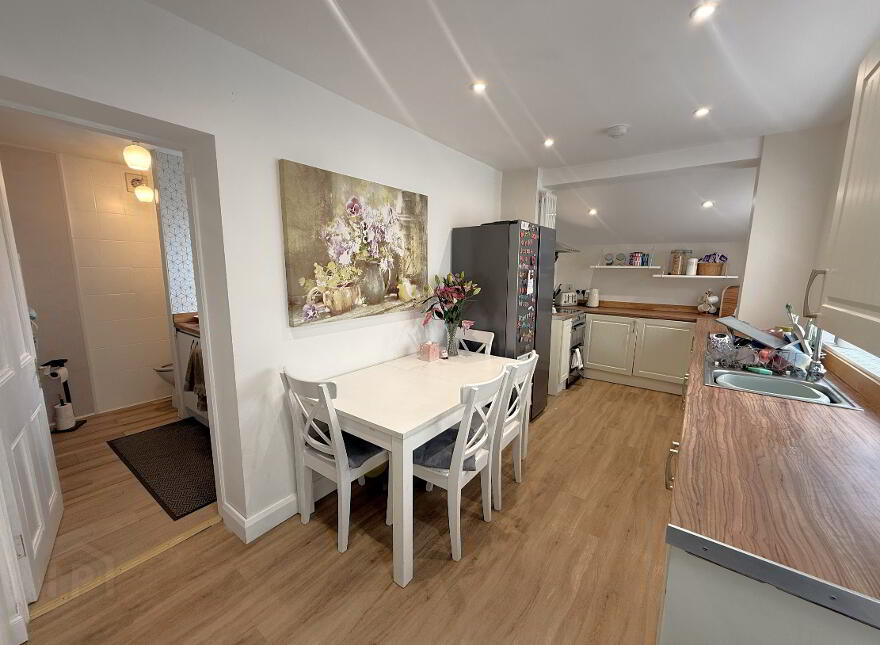61 Antrim Road, Lisburn, BT28 3EB