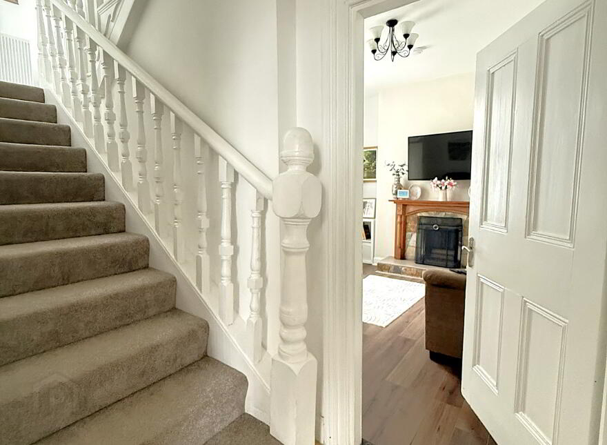 61 Antrim Road, Lisburn, BT28 3EB