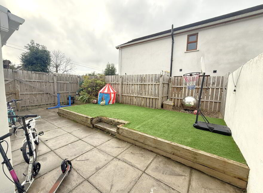 61 Antrim Road, Lisburn, BT28 3EB