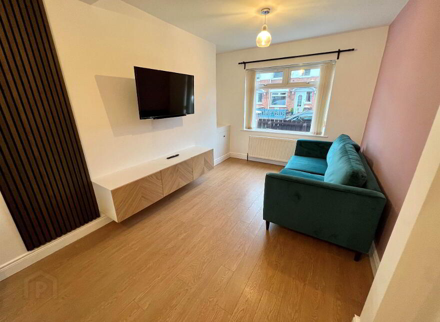 99 Loopland Park, Belfast, BT6 9DZ