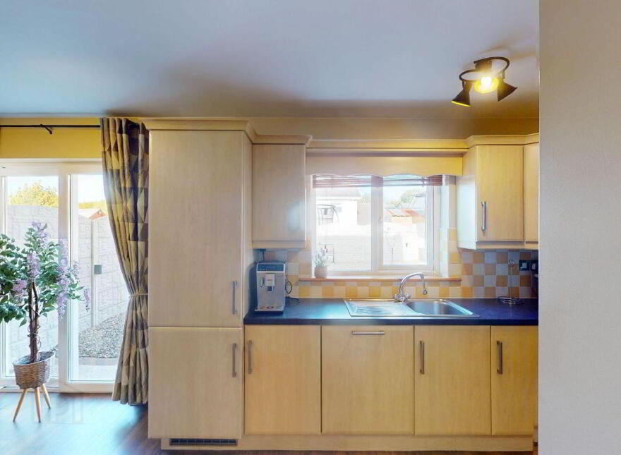 16 Cnoic Alainn, Cootehill, H16FY71