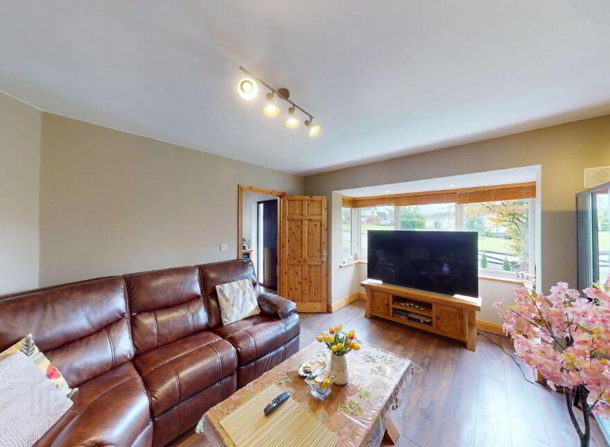 16 Cnoic Alainn, Cootehill, H16FY71