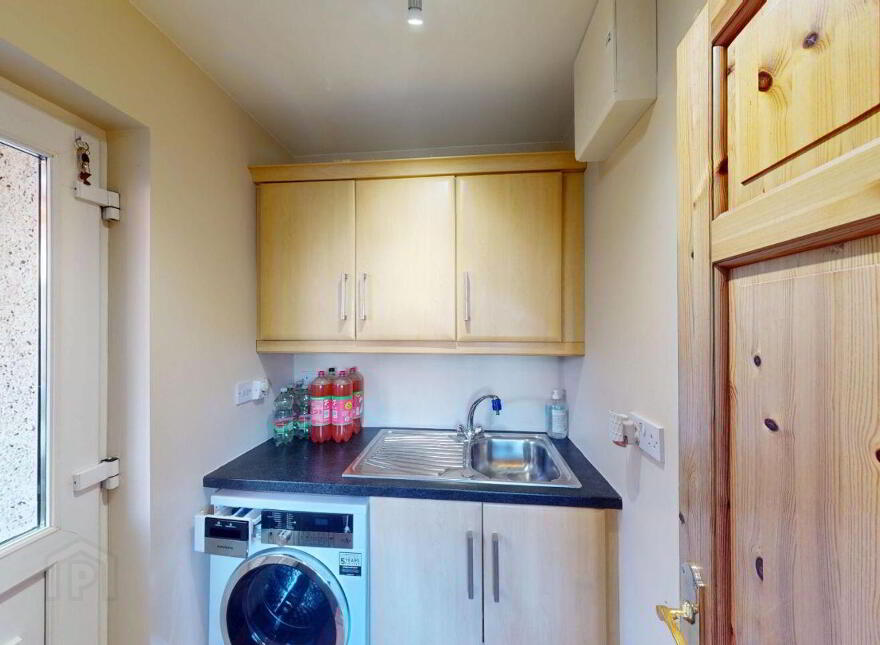 16 Cnoic Alainn, Cootehill, H16FY71