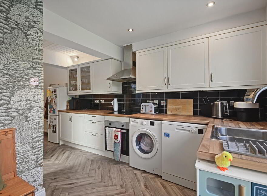 1 Blenheim Drive, Belfast, BT6 9GB