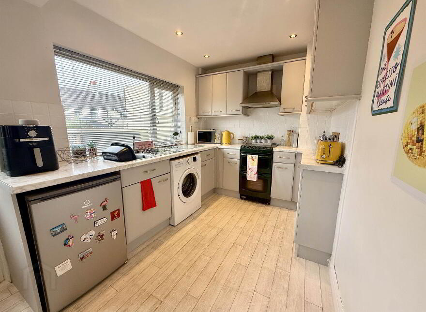 33 Rosebery Gardens, Belfast, BT6 8JG