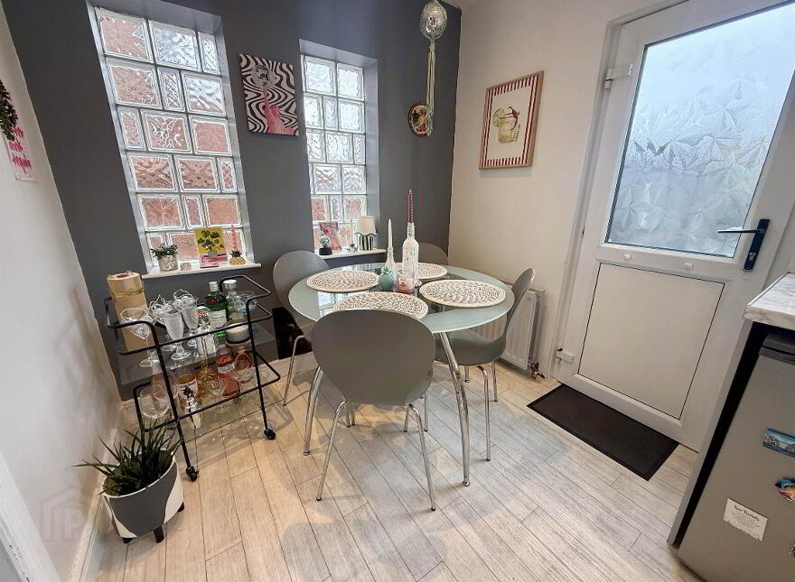 33 Rosebery Gardens, Belfast, BT6 8JG