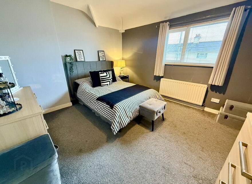 33 Rosebery Gardens, Belfast, BT6 8JG