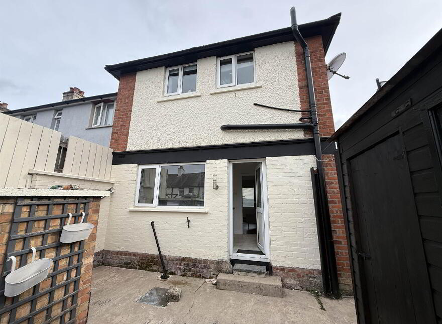 33 Rosebery Gardens, Belfast, BT6 8JG