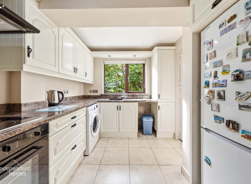 21 Fairway, Larne, BT40 2BB