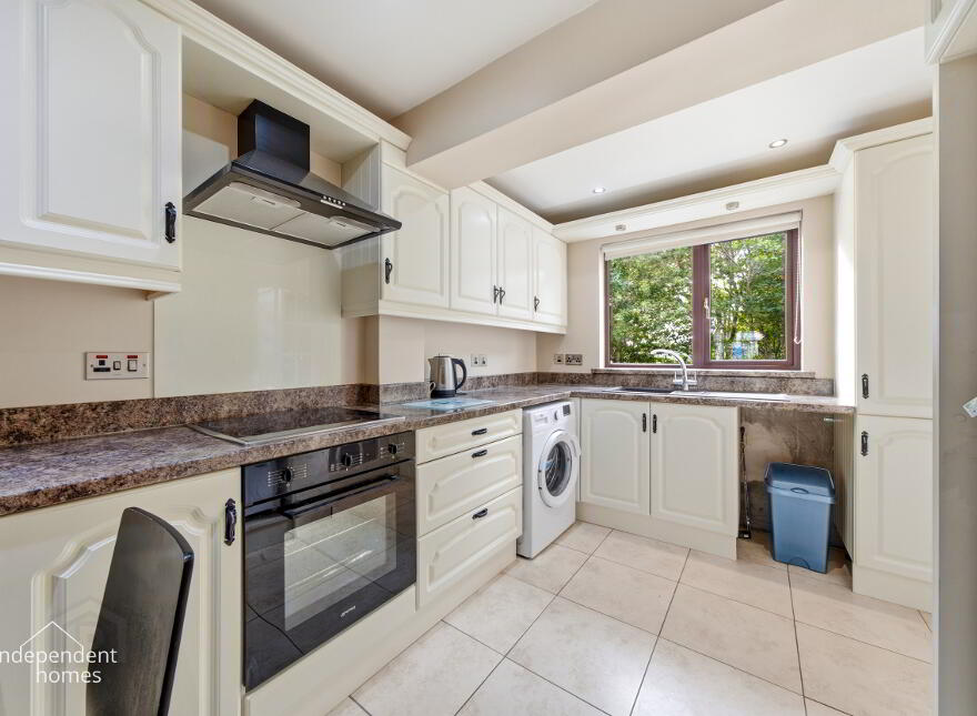 21 Fairway, Larne, BT40 2BB
