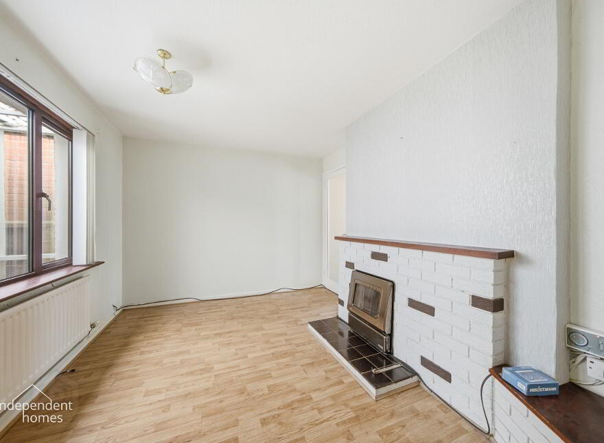 21 Fairway, Larne, BT40 2BB