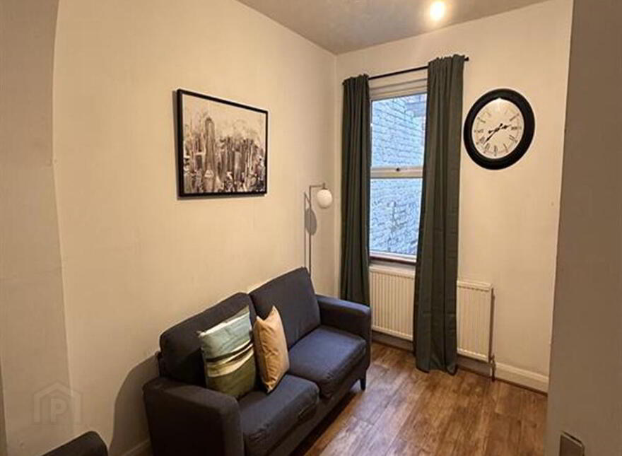 Room 4, 33 Farnham Street, Belfast, BT7 2FL