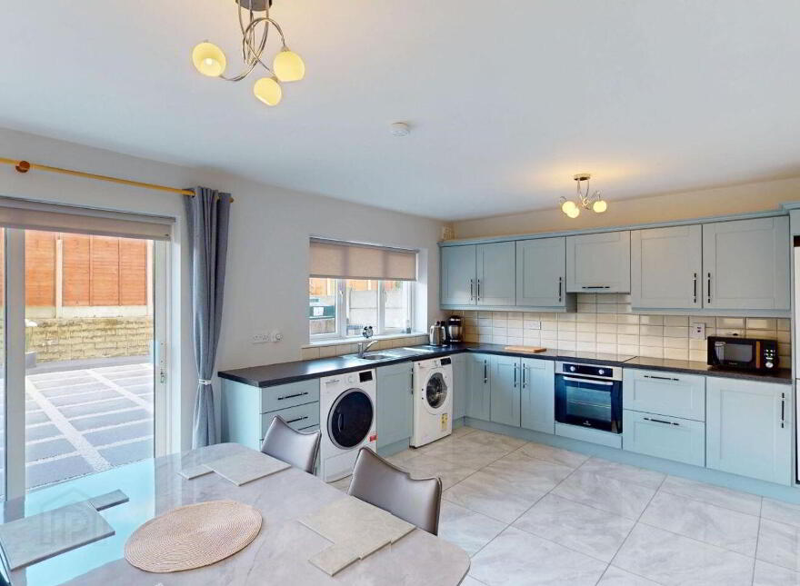 53 Dromore, Cootehill, H16PW54