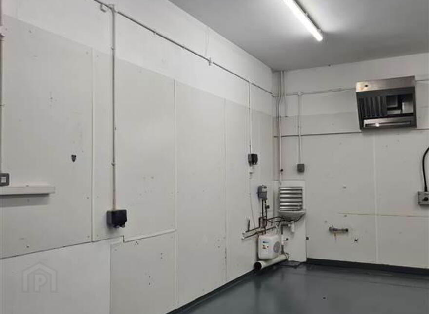 Unit 4, Glenwood Self Storage, Springbank Place, Belfast, BT17 0YU