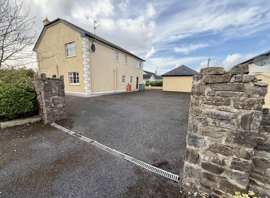 Carrowmore, Knock, F12EC44