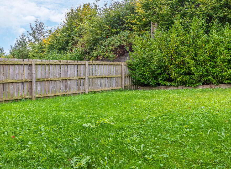 30 Ballyveigh Avenue, Antrim, BT41 2GX